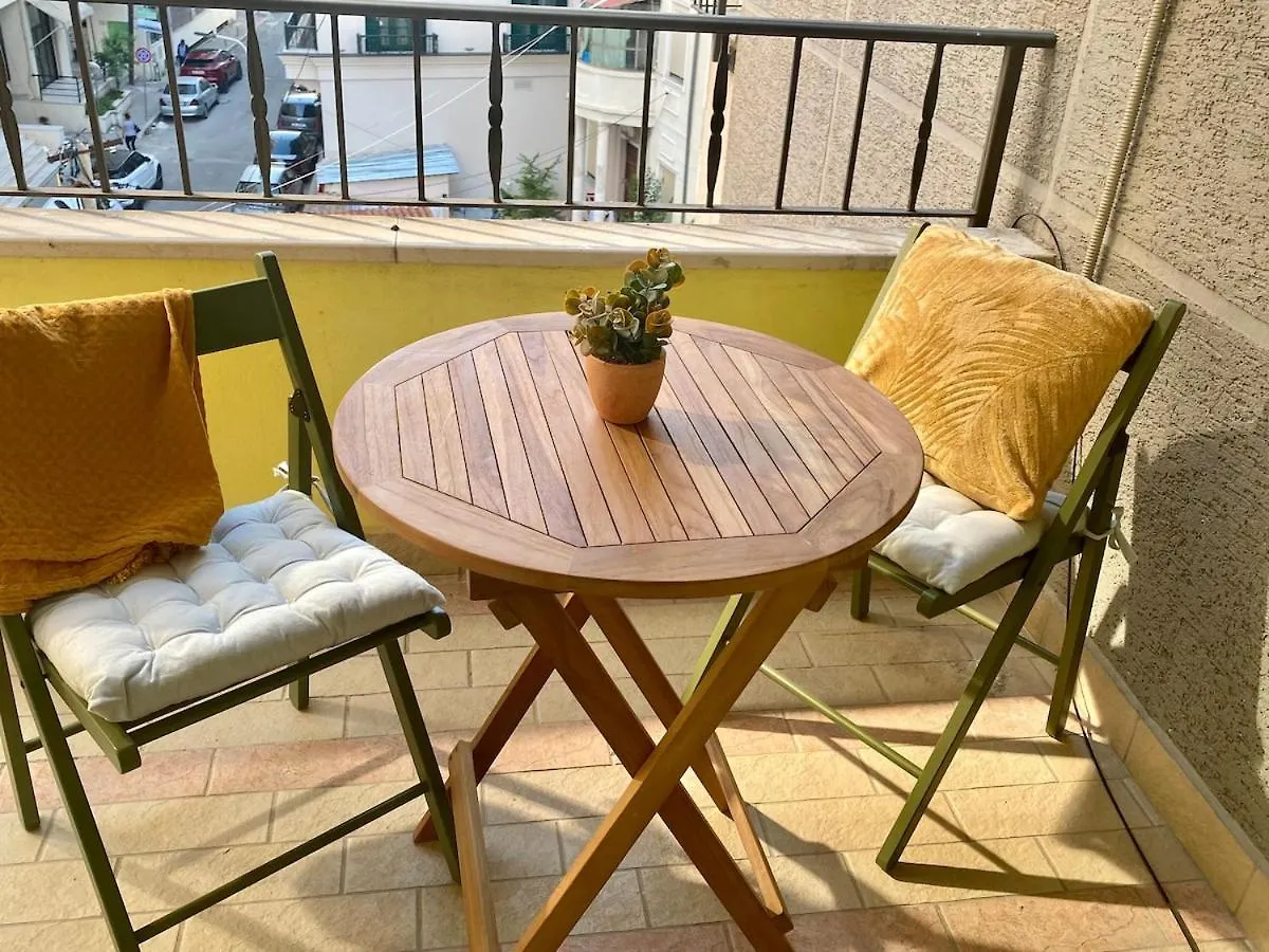 Joris Central Place With Balcony Durrës Apartment